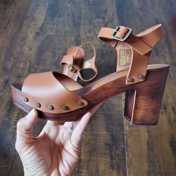 A. Giannetti Tan Leather Ankle Strap Wood Platform Clog Sandals 7M US - Picture 7 of 7